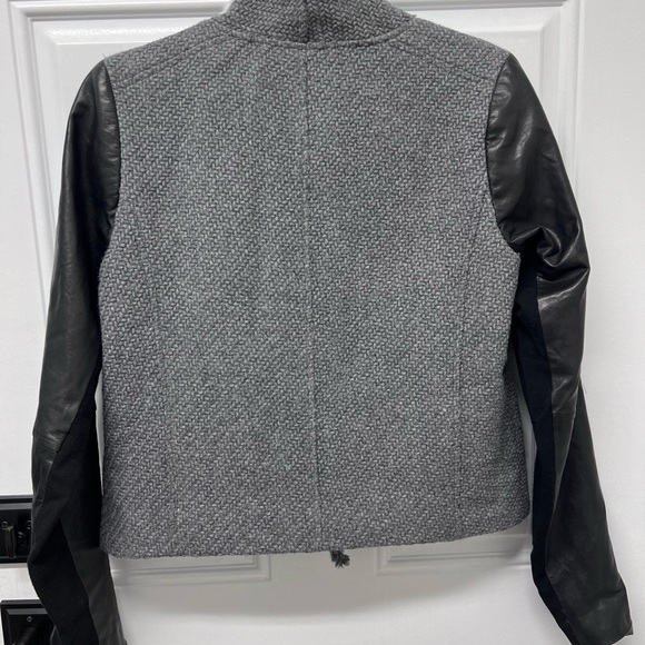 VINCE Gray and Black Blazer preppy leather with Asymmetrical Closure M - Picture 4 of 11